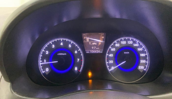 2015 Hyundai Verna FLUIDIC 4S 1.6 VTVT S(O), CNG, Manual, 1,04,380 km, Odometer Image