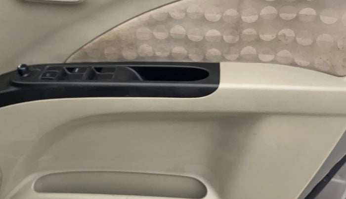 2017 Maruti Celerio ZXI AMT (O), Petrol, Automatic, 49,319 km, Driver Side Door Panels Control