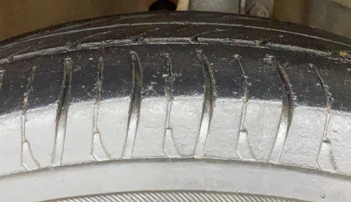 2020 Maruti Baleno DELTA DIESEL 1.3, Diesel, Manual, 78,662 km, Right Front Tyre Tread