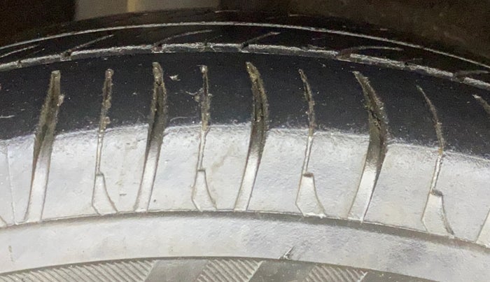 2020 Maruti Baleno DELTA DIESEL 1.3, Diesel, Manual, 78,662 km, Right Rear Tyre Tread