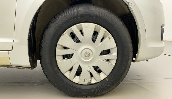 2011 Maruti Swift VXI, Petrol, Manual, 48,974 km, Right Front Wheel