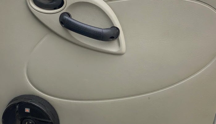 2021 Mahindra Scorpio S3 PLUS, Diesel, Manual, 24,774 km, Driver Side Door Panels Control