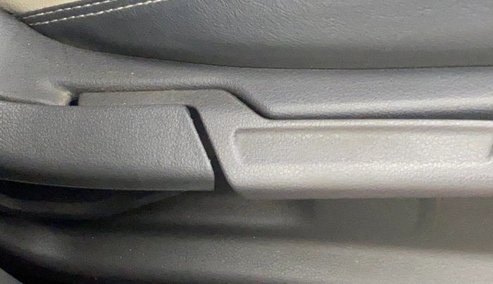 2022 Hyundai GRAND I10 NIOS SPORTZ 1.2 KAPPA VTVT, Petrol, Manual, 39,614 km, Driver Side Adjustment Panel