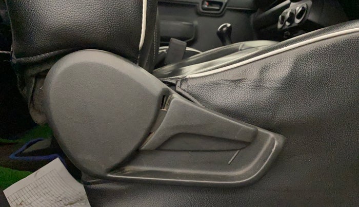 2021 Maruti S PRESSO VXI (O), Petrol, Manual, 39,303 km, Driver Side Adjustment Panel