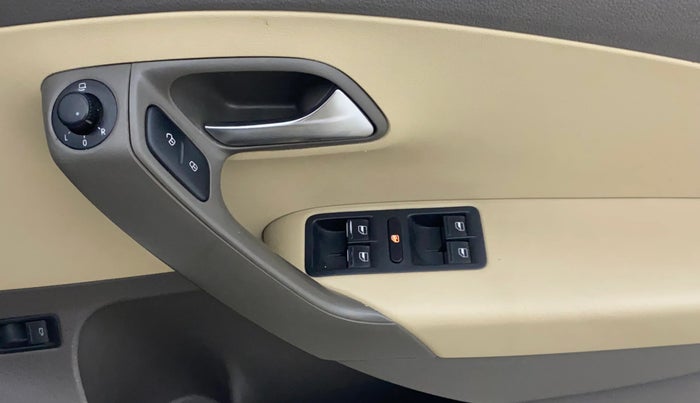 2016 Volkswagen Vento HIGHLINE DIESEL 1.5, Diesel, Manual, 1,19,043 km, Driver Side Door Panels Control