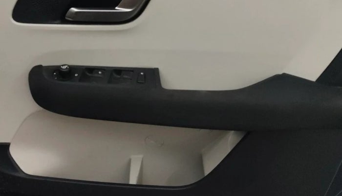 2023 Tata ALTROZ XZ DIESEL, Diesel, Manual, 25,207 km, Driver Side Door Panels Control