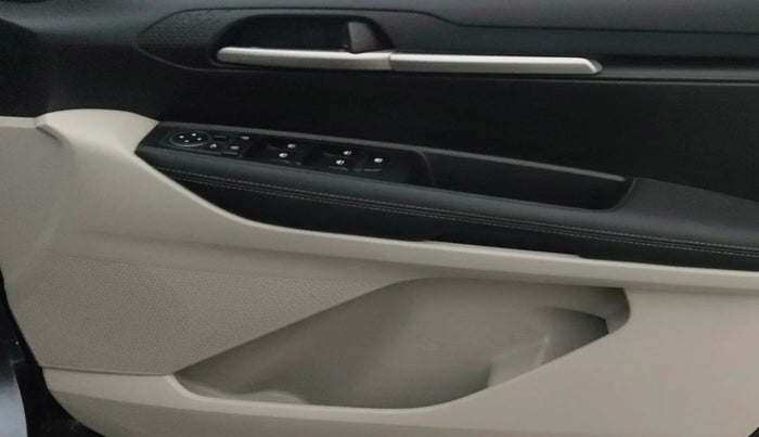 2022 KIA SONET HTX 1.5, Diesel, Manual, 21,012 km, Driver Side Door Panels Control