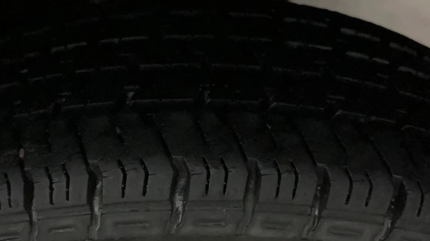 2016 Maruti Alto K10 VXI, Petrol, Manual, 24,370 km, Left Rear Tyre Tread
