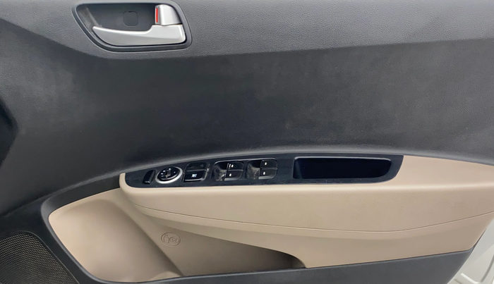 2016 Hyundai Xcent S 1.2 SPECIAL EDITION, Petrol, Manual, 72,959 km, Driver Side Door Panels Control