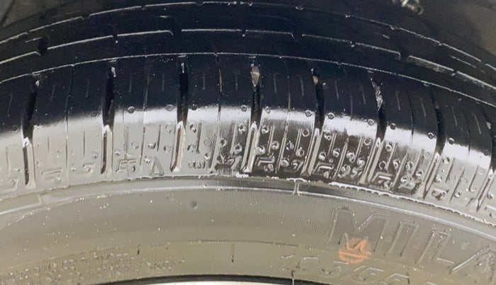 2022 Maruti Ciaz ALPHA  AT 1.5 SHVS PETROL, Petrol, Automatic, 95,494 km, Left Front Tyre Tread