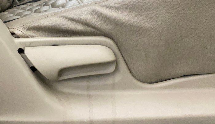 2015 Maruti Swift Dzire VXI, Petrol, Manual, 70,951 km, Driver Side Adjustment Panel