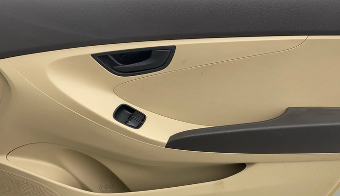 2017 Hyundai Eon ERA +, Petrol, Manual, 27,680 km, Driver Side Door Panels Control