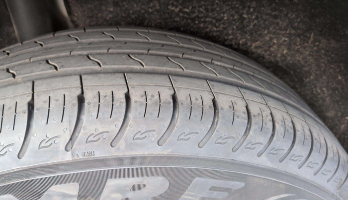 2019 Maruti Vitara Brezza ZDI, Diesel, Manual, 86,997 km, Right Rear Tyre Tread