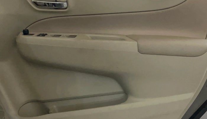 2020 Maruti Ciaz DELTA 1.5 SHVS MT PETROL, Petrol, Manual, 47,925 km, Driver Side Door Panels Control