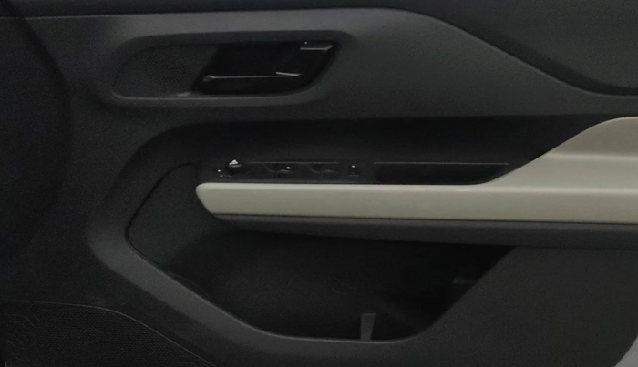 2023 Tata PUNCH ADVENTURE MT, Petrol, Manual, 23,071 km, Driver Side Door Panels Control