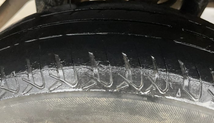 2015 Maruti Alto K10 VXI, Petrol, Manual, 72,630 km, Right Rear Tyre Tread