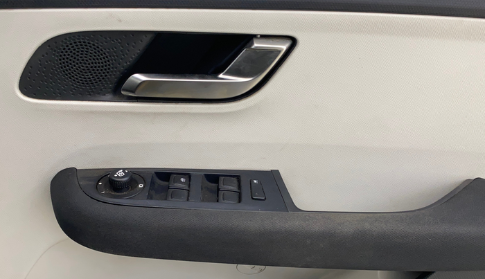 2023 Tata ALTROZ XZA, Petrol, Automatic, 8,733 km, Driver Side Door Panels Control