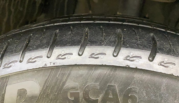 2023 Tata ALTROZ XZA, Petrol, Automatic, 8,733 km, Right Front Tyre Tread