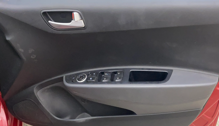 2018 Hyundai Grand i10 SPORTZ 1.2 KAPPA VTVT DUAL TONE, Petrol, Manual, 59,136 km, Driver Side Door Panels Control