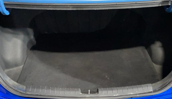 2017 Hyundai Xcent SX 1.2, Petrol, Manual, 30,577 km, Boot Inside