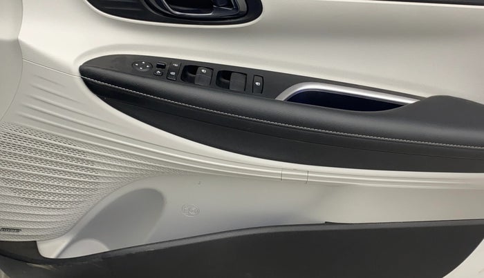 2023 Hyundai NEW I20 ASTA (O) 1.2 MT, Petrol, Manual, 34,232 km, Driver Side Door Panels Control