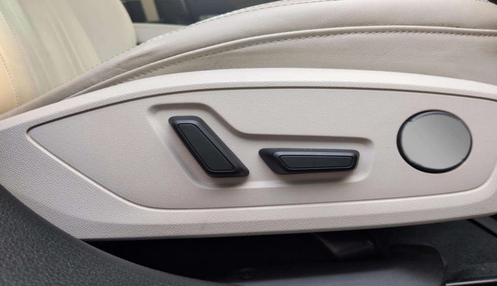 2024 Audi A6 45 TFSI TECHNOLOGY, Petrol, Automatic, 4,405 km, Driver Side Adjustment Panel