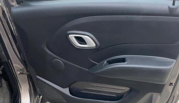 2018 Datsun Redi Go T(O) 1.0, Petrol, Manual, 69,854 km, Driver Side Door Panels Control