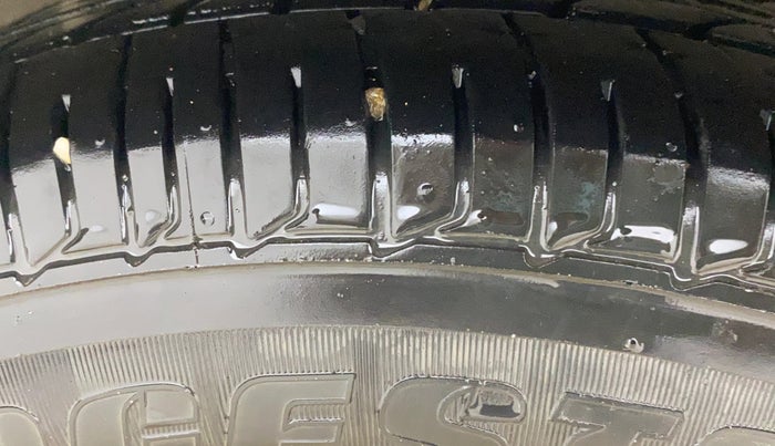 2012 Hyundai i10 MAGNA 1.1, Petrol, Manual, 71,330 km, Right Rear Tyre Tread