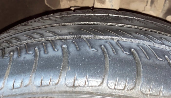 2018 Tata Tiago XT PETROL, Petrol, Manual, 1,06,040 km, Right Front Tyre Tread