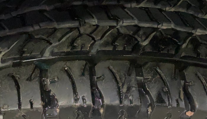 2022 Mahindra Thar LX HT PETROL 4WD MT, Petrol, Manual, 14,974 km, Left Rear Tyre Tread