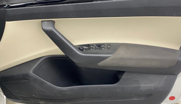 2023 Skoda SLAVIA Ambition 1.5L TSI, Petrol, Manual, 52,161 km, Driver Side Door Panels Control