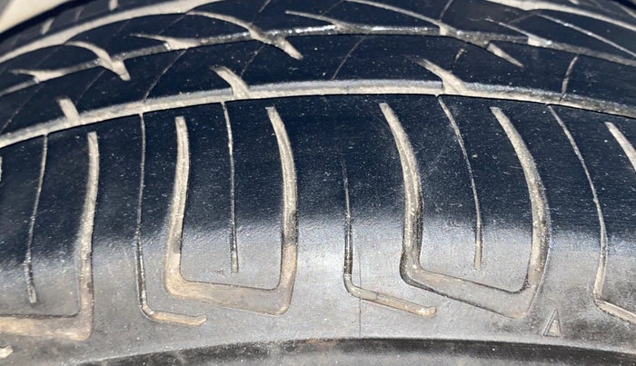 2016 Ford Figo Aspire TREND 1.2 PETROL, Petrol, Manual, 86,726 km, Left Rear Tyre Tread