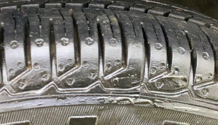 2019 Hyundai NEW SANTRO ERA, Petrol, Manual, 8,005 km, Left Front Tyre Tread