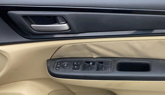 2018 Honda Amaze 1.5L I-DTEC V CVT, Diesel, Automatic, 65,631 km, Driver Side Door Panels Control