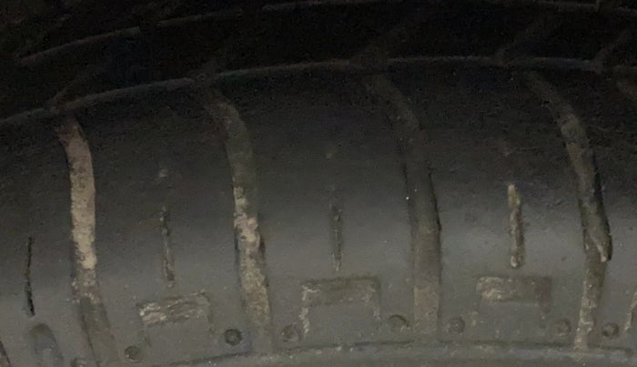 2013 Maruti Alto 800 LXI, Petrol, Manual, 39,805 km, Right Rear Tyre Tread