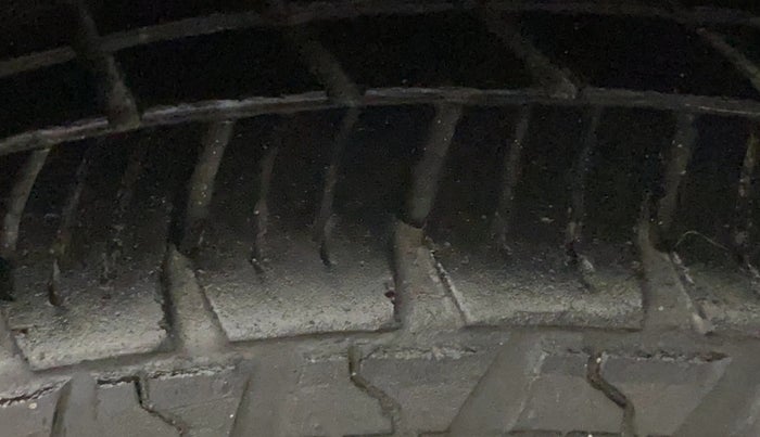 2013 Maruti Alto 800 LXI, Petrol, Manual, 39,805 km, Left Rear Tyre Tread