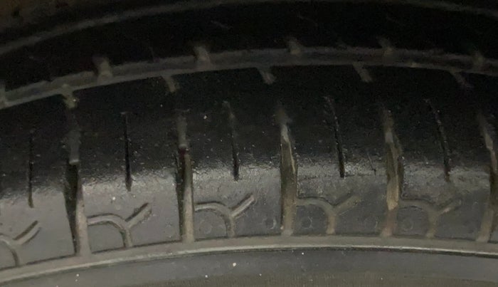 2013 Maruti Alto 800 LXI, Petrol, Manual, 39,805 km, Left Front Tyre Tread
