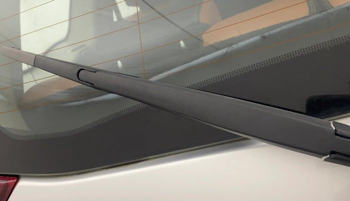 2018 Mahindra XUV500 W7, Diesel, Manual, 90,668 km, Rear Wiper