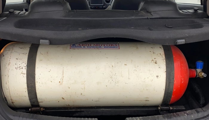 2018 Hyundai Grand i10 ASTA 1.2 KAPPA VTVT, CNG, Manual, 62,098 km, Boot Inside