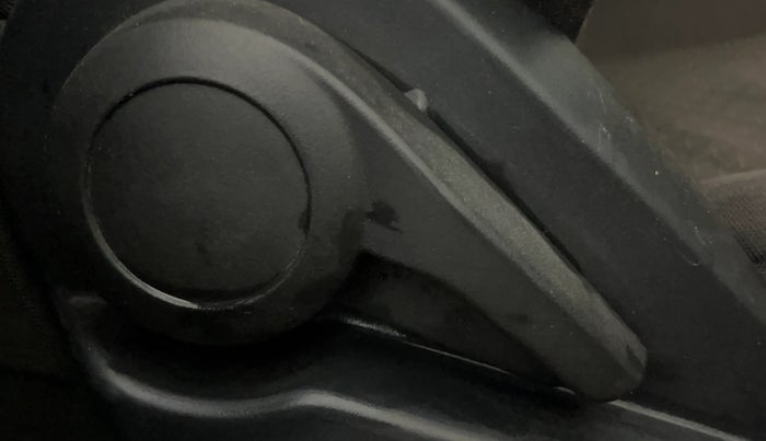 2020 Tata ALTROZ XE PETROL, Petrol, Manual, 28,916 km, Driver Side Adjustment Panel