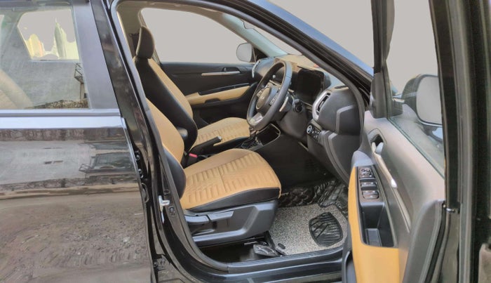 2024 KIA SONET 	 HTX 1.0 TURBO DCT, Petrol, Automatic, 14,386 km, Right Side Front Door Cabin