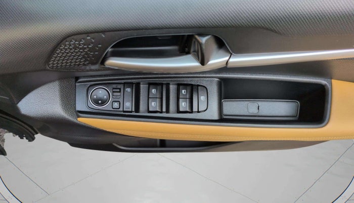 2024 KIA SONET 	 HTX 1.0 TURBO DCT, Petrol, Automatic, 14,386 km, Driver Side Door Panels Control