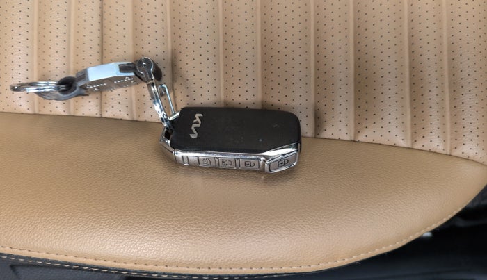 2024 KIA SONET 	 HTX 1.0 TURBO DCT, Petrol, Automatic, 14,386 km, Key Close Up