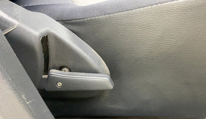 2017 Maruti Alto 800 LXI, Petrol, Manual, 52,290 km, Driver Side Adjustment Panel