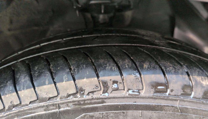 2024 Hyundai EXTER SX (O) Connect 1.2 AMT Knight Edition, Petrol, Automatic, 10,309 km, Right Rear Tyre Tread