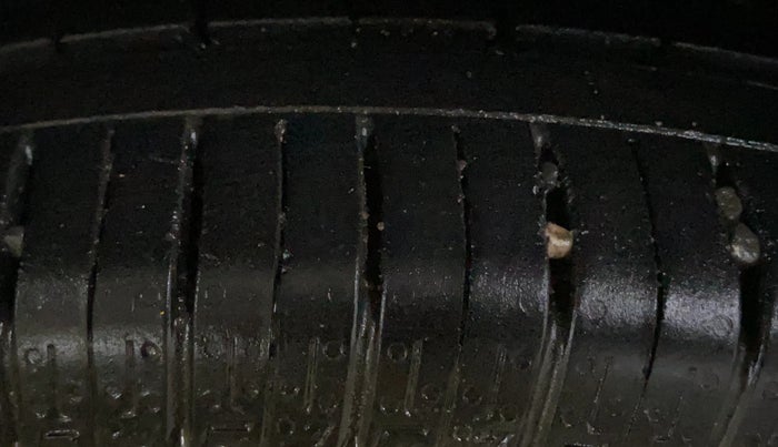 2019 Hyundai Elite i20 ASTA 1.2 (O), CNG, Manual, 79,137 km, Right Front Tyre Tread