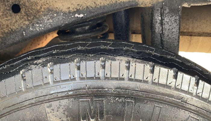 2022 Maruti Eeco 5 STR AC CNG (O), CNG, Manual, 27,733 km, Left Rear Tyre Tread