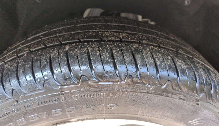 2022 MG GLOSTER SAVVY 7 STR 2.0 TWIN TURBO 4WD, Diesel, Automatic, 8,603 km, Right Rear Tyre Tread