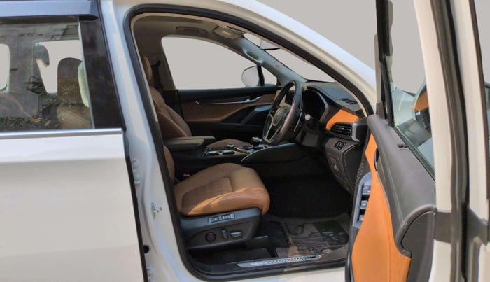 2022 MG GLOSTER SAVVY 7 STR 2.0 TWIN TURBO 4WD, Diesel, Automatic, 8,603 km, Right Side Front Door Cabin