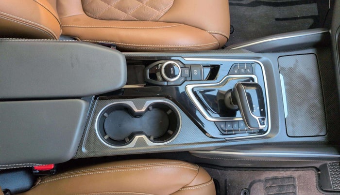 2022 MG GLOSTER SAVVY 7 STR 2.0 TWIN TURBO 4WD, Diesel, Automatic, 8,603 km, Gear Lever